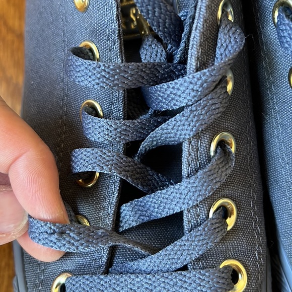 Used Converse sneakers - Picture 2 of 3